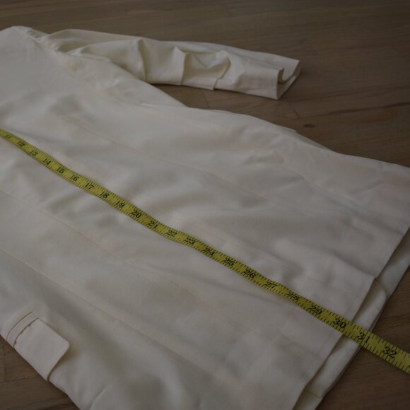 Frame x Imaan Darted Off White long Blazer, 3/4 ruffled sleeves - Picture 7 of 13